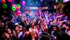 que significa soñar en una fiesta